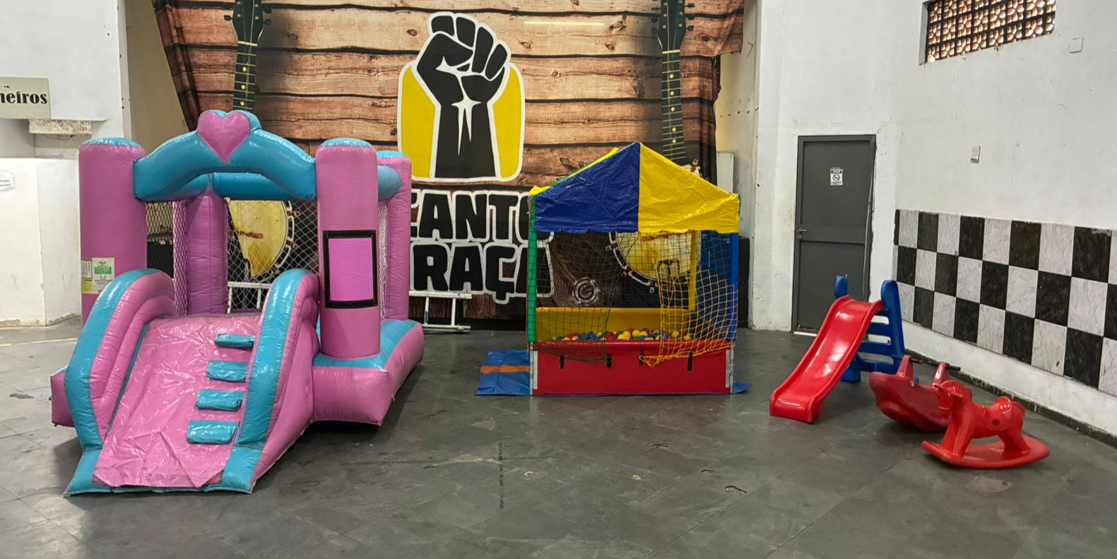 Detalhe nos brinquedos em festa organizada com brinquedos da Luck Kids na Zona Leste de São Paulo