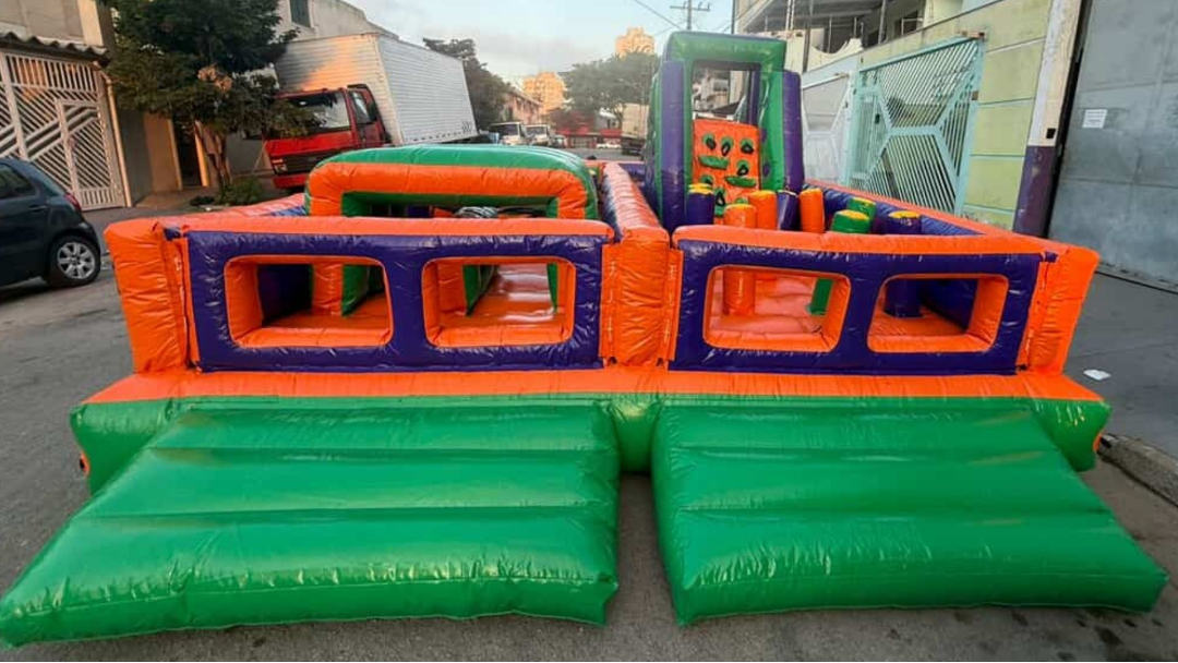 Mega Corrida de Obstáculos Inflável para aluguel em festa infantil na Zona Leste de São Paulo - Luck Kids (opção 4)