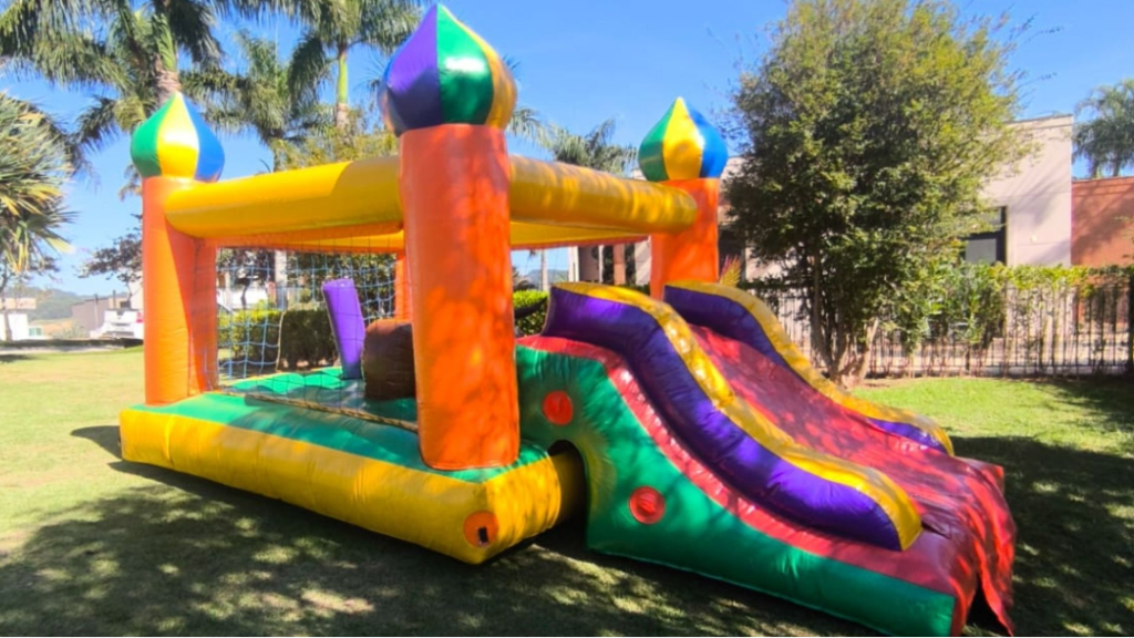 Castelo Inflável para aluguel em festa infantil na Zona Leste de São Paulo - Luck Kids (opção 8)