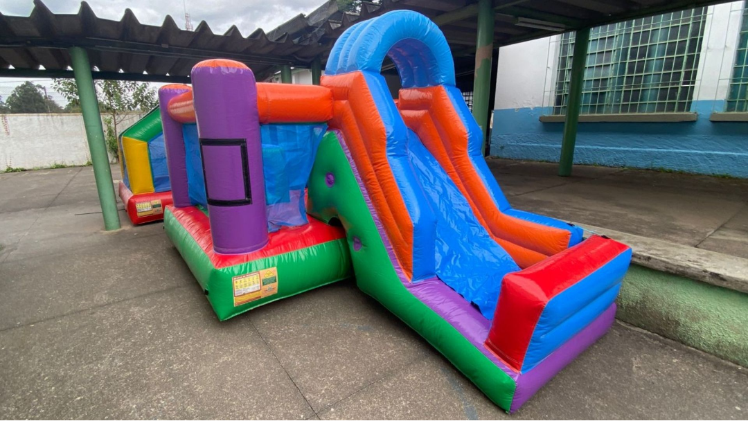 Castelo com escorregador para aluguel em festa infantil na Zona Leste de São Paulo - Luck Kids (opção 12)