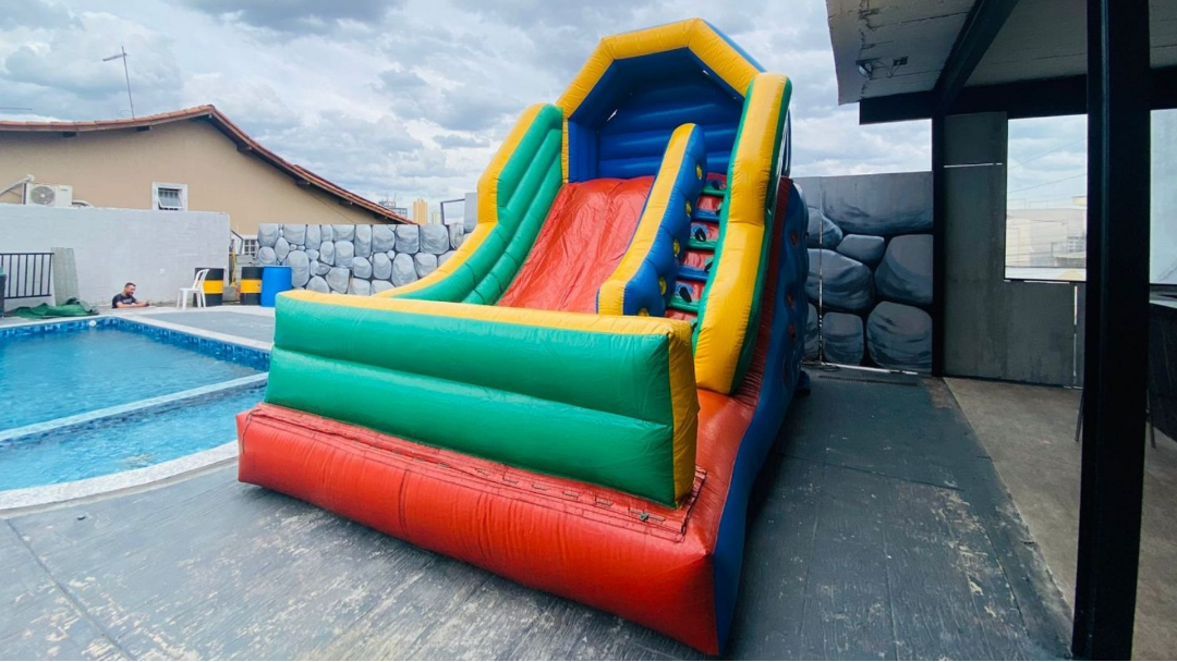 Tobogã Inflável Grande para aluguel em festa infantil na Zona Leste de São Paulo - Luck Kids (opção 11)