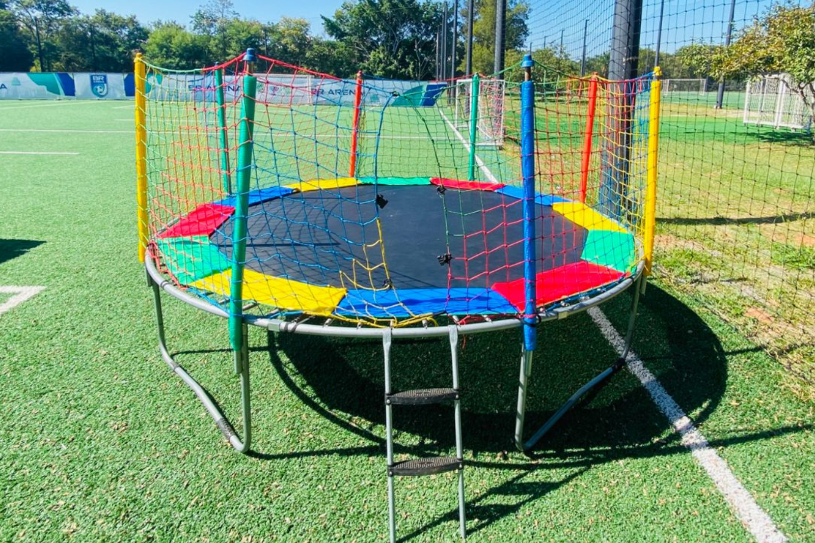 Cama Elástica (Trampolim) para aluguel em festa infantil na Zona Leste de São Paulo - Luck Kids
