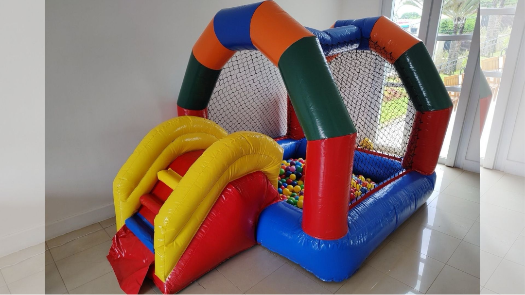 Piscina de Bolinhas com Escorregador Inflável para aluguel em festa infantil na Zona Leste de São Paulo - Luck Kids (opção 7)